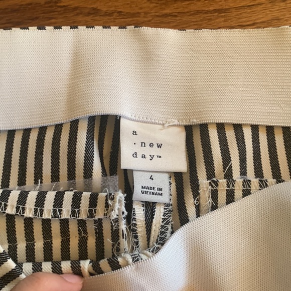 Striped pants - Picture 3 of 5